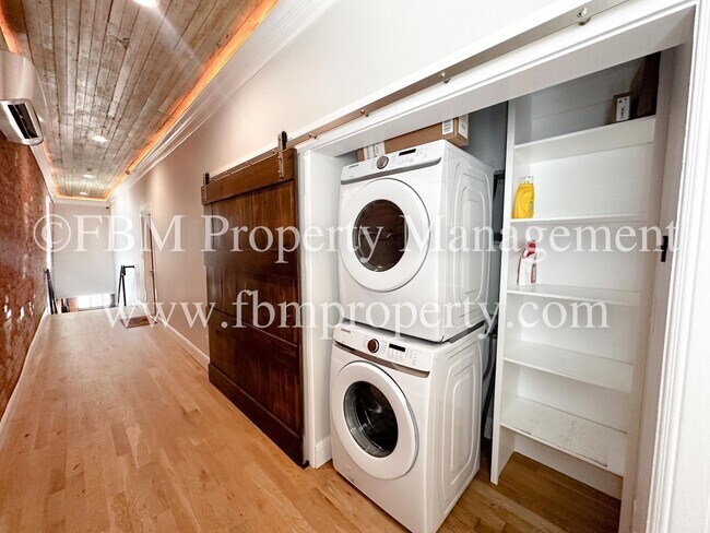 Building Photo - Ennis 111 (Lofts) / 3SM Group - mf