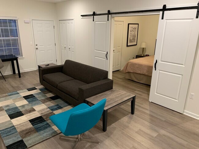 Foto del edificio - Towne Center Apartments