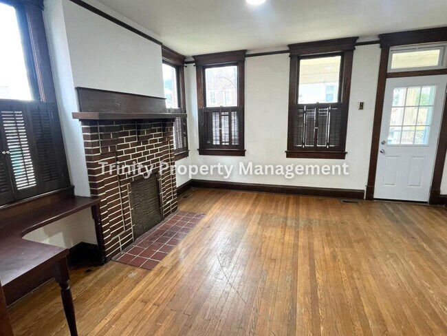 Building Photo - 240 Vermont Ave