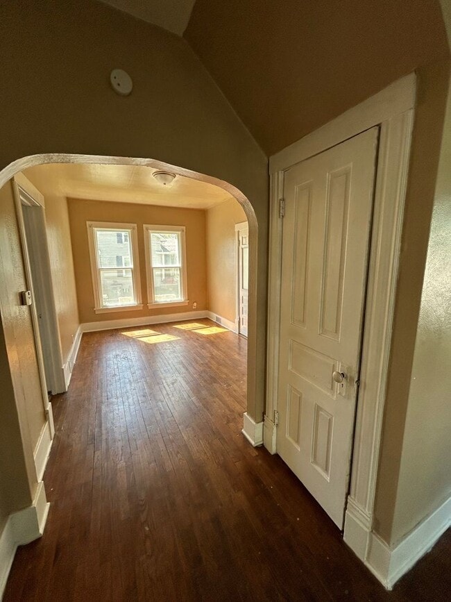 Building Photo - BELOW MARKET RENT!