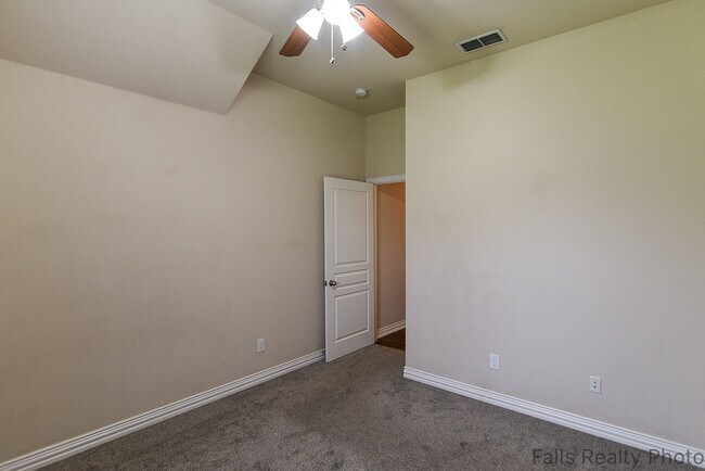 Building Photo - 4916 Olivia Lane