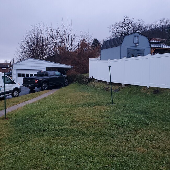 Yard and detached garage - 567 S Benner Ave