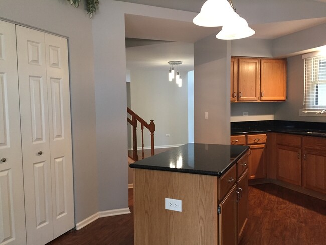 Building Photo - 859 N Auburn Woods Dr