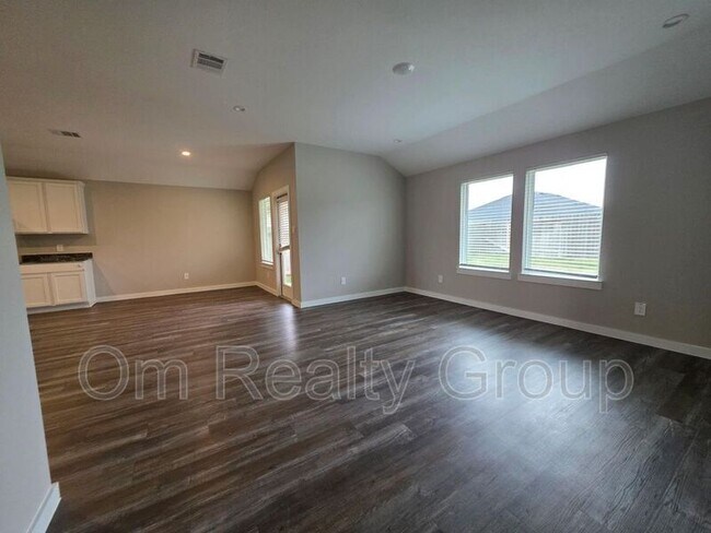 Building Photo - 1131 Hughes Crossing Dr