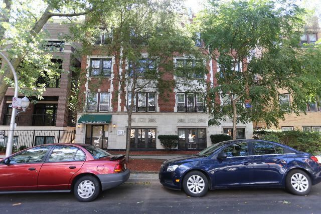 Building Photo - 823 W Wolfram St