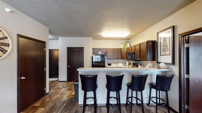 Cocina - 2 habitaciones - Prairie Trail Village Apartments & Townhomes