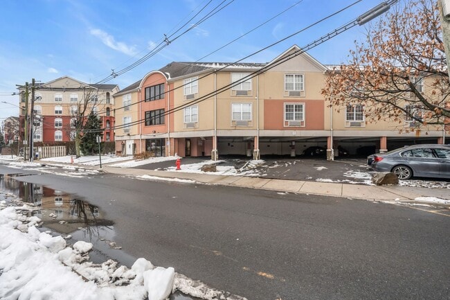 Interior Photo - Riverside Apartments