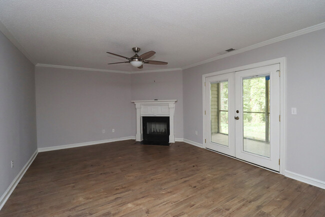 Building Photo - Beautifully updated condo for rent in hear...