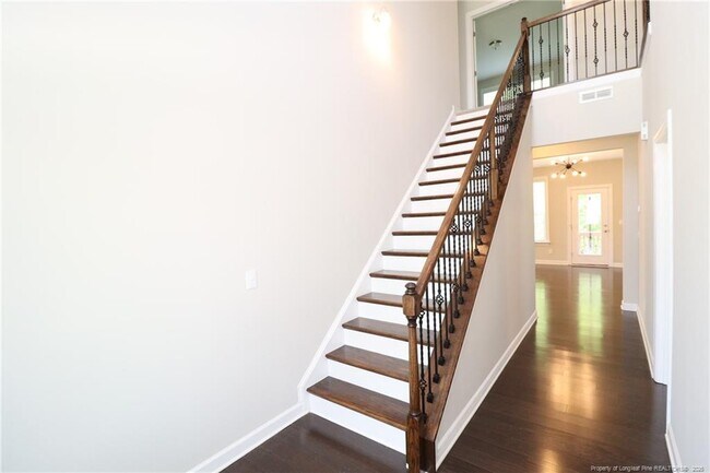 Foto del edificio - 240 Mystwood Hollow Cir