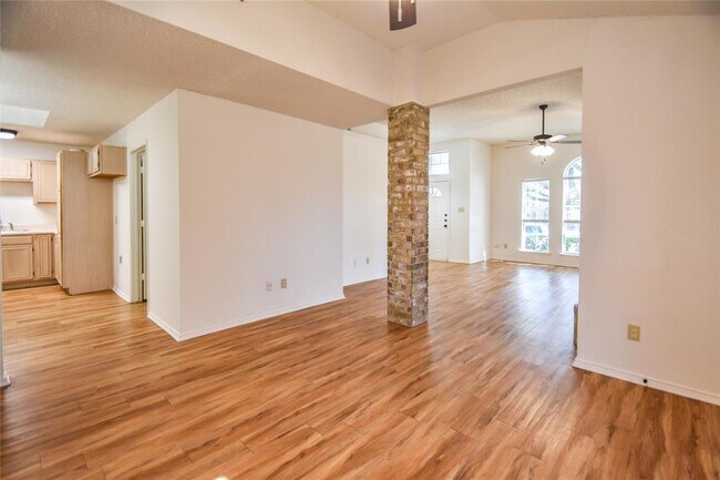 Building Photo - 4025 Tulip Tree Dr