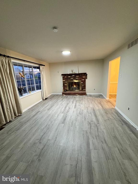 Building Photo - 4741 River Rd