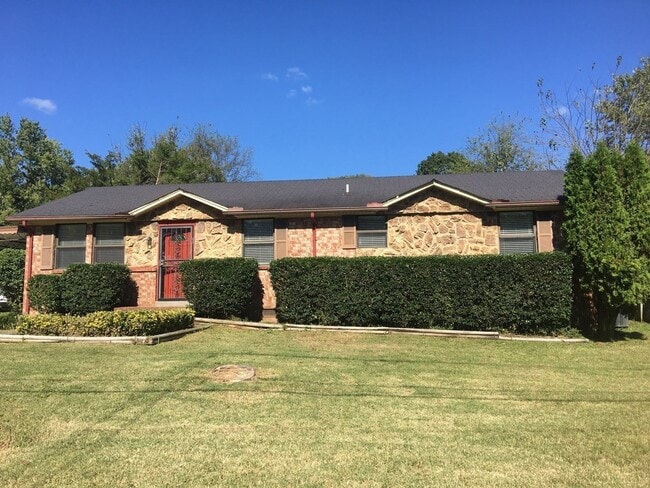 Newly Updated Home Just Minutes From Downt... - Newly Updated Home Just Minutes From Downt...
