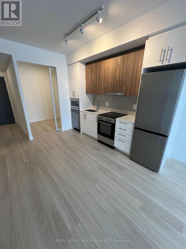 Photo du bâtiment - 9751 Markham Rd