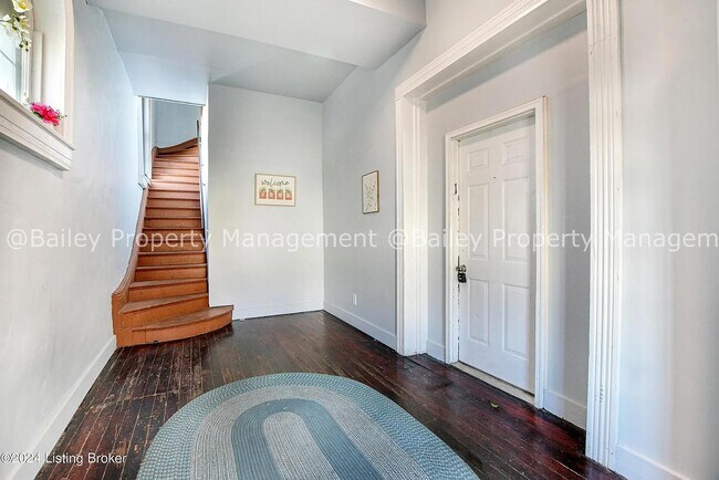 Building Photo - 947 S Brook St