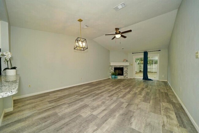 Foto del edificio - 3421 N Carnation Ct