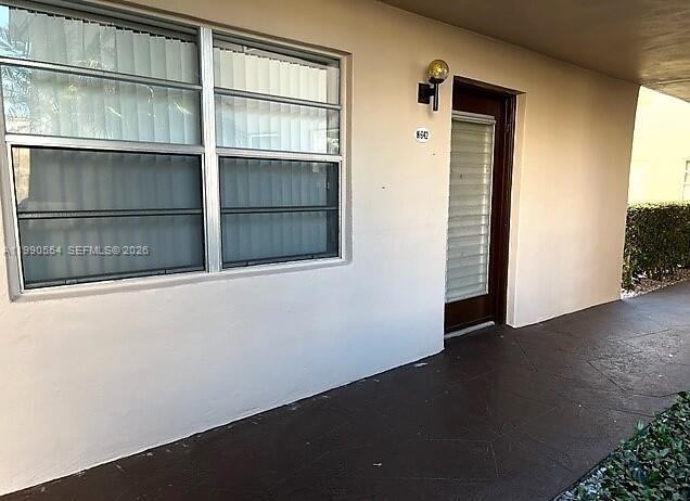 Foto del edificio - 664 Normandy Ln