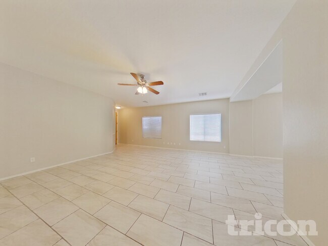 Foto del edificio - 442 E Cheyenne Rd