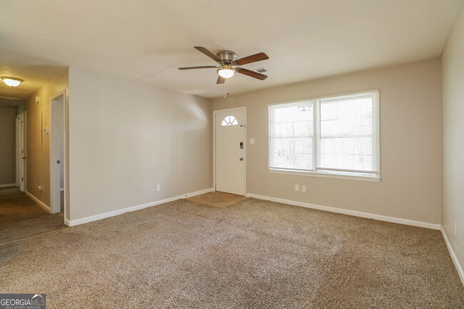 Foto del edificio - 30 Hidden Pines Dr