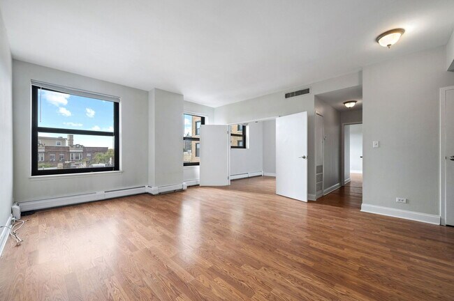 Foto del edificio - 2100 N Lincoln Park W
