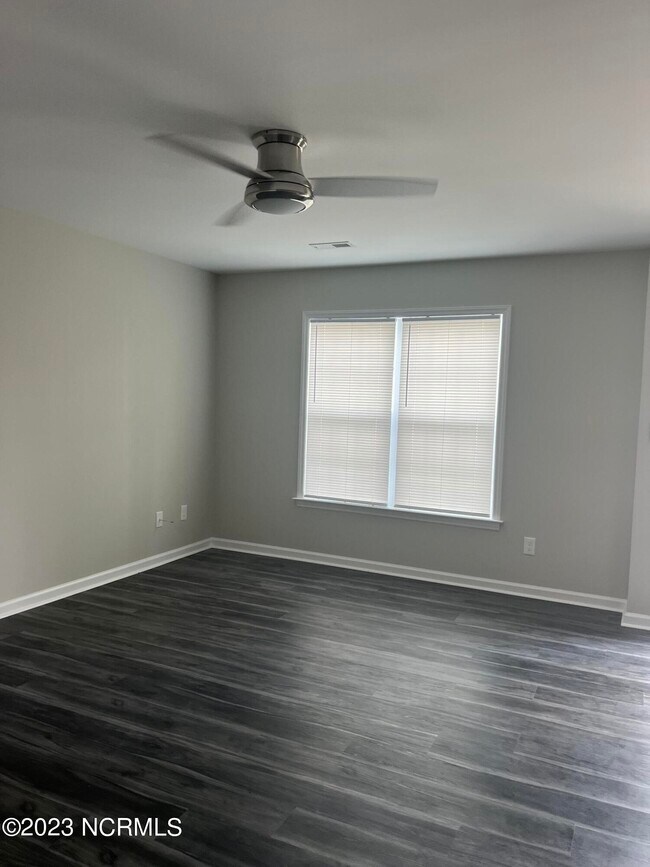 Building Photo - 1233 Cross Creek Cir