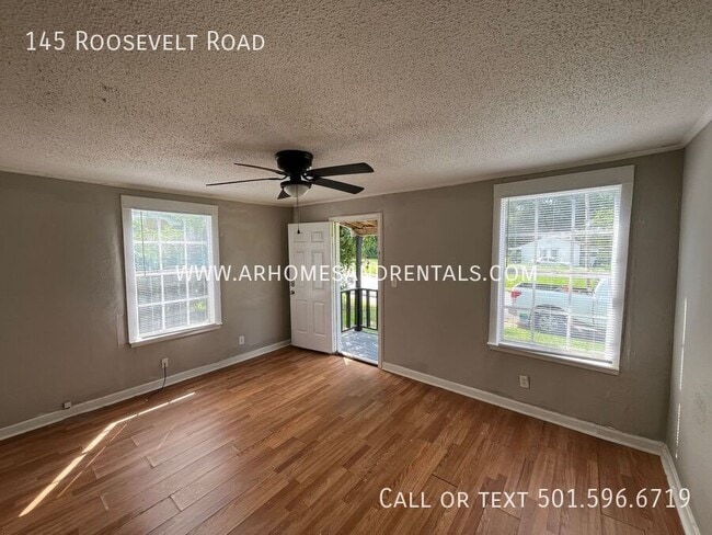 Foto del edificio - 145 Roosevelt Rd
