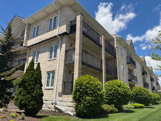Building Photo - 9400 S 79th Ave