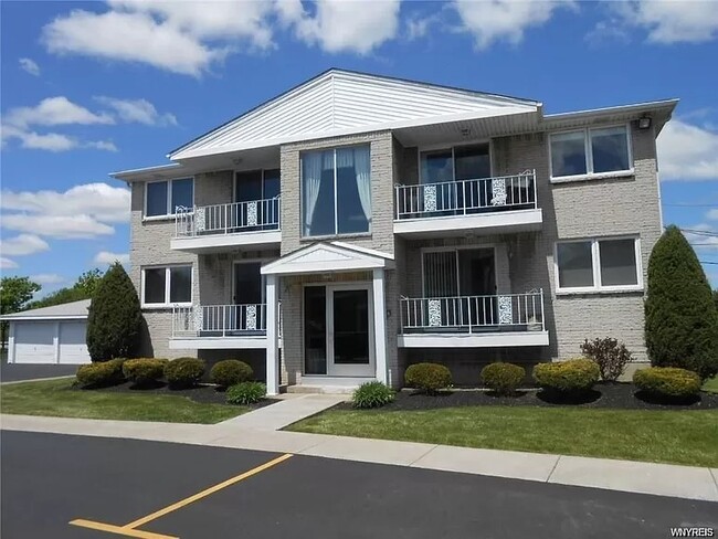 Building Photo - 116 Churchcroft Ln