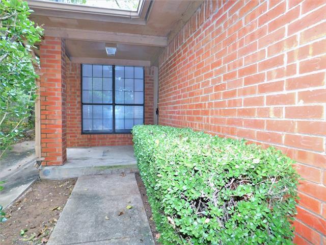 Foto del edificio - 8590 Holly St