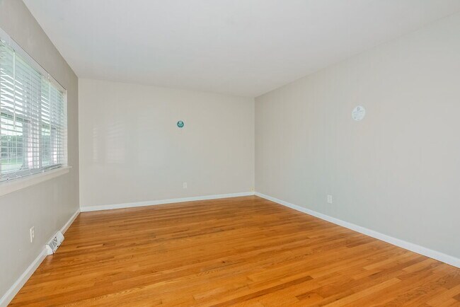 Foto del edificio - 1425 Shackelford Rd