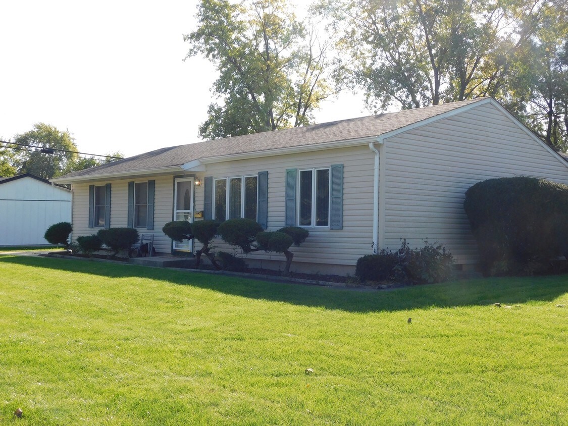 41 Belmont Dr, Romeoville, IL 60446 House Rental in Romeoville, IL