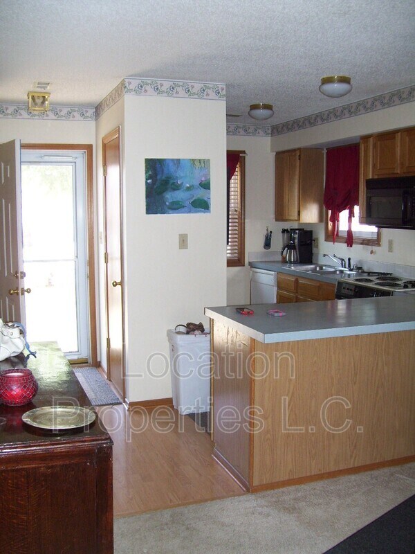 Building Photo - 4030 Overland Dr