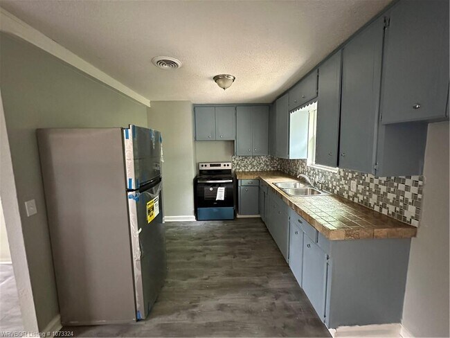 Building Photo - 200 Wortham Dr