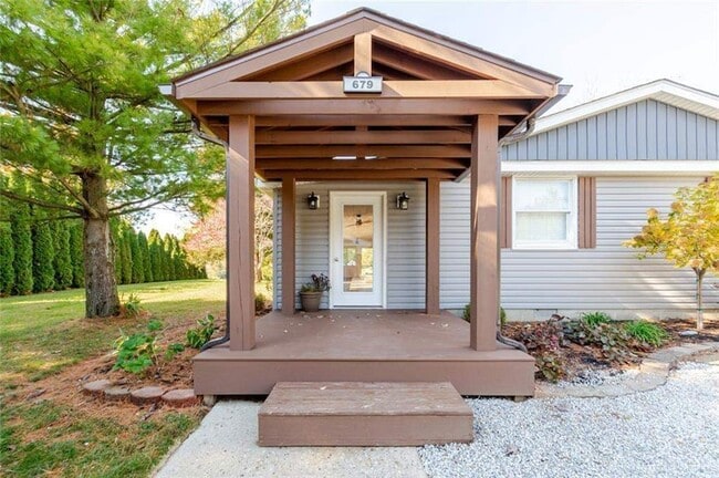 Building Photo - 679 Lakengren Dr