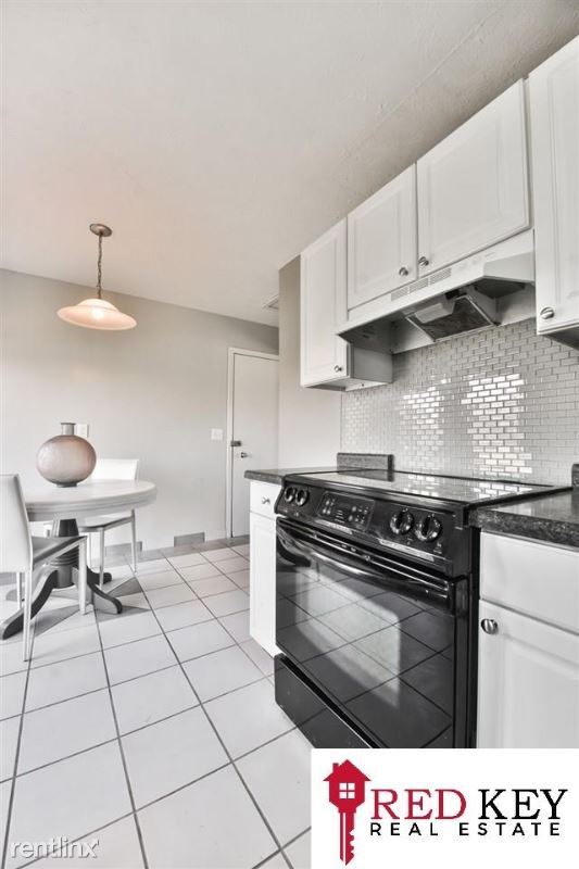 Building Photo - 3 br, 2.5 bath House - 3711 S 126th Ave