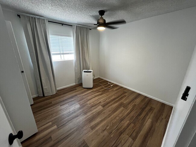 Foto del edificio - (400 W.) Right Duplex