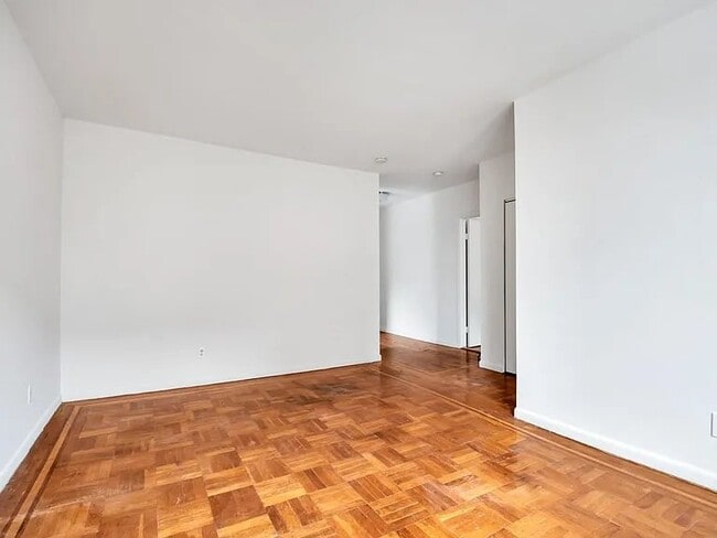 Foto del edificio - 225 E 202nd St
