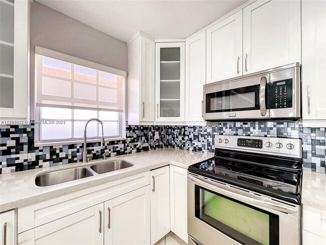 Building Photo - 6952 W 25th Ct