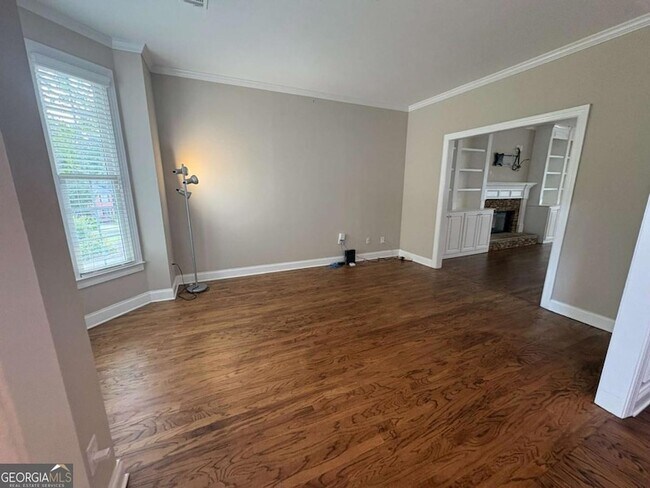 Foto del edificio - 1150 Lamont Cir