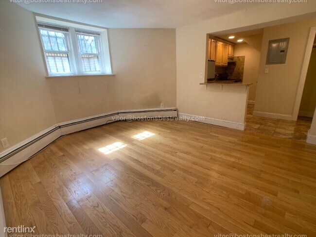 Foto del edificio - 1018 Beacon St