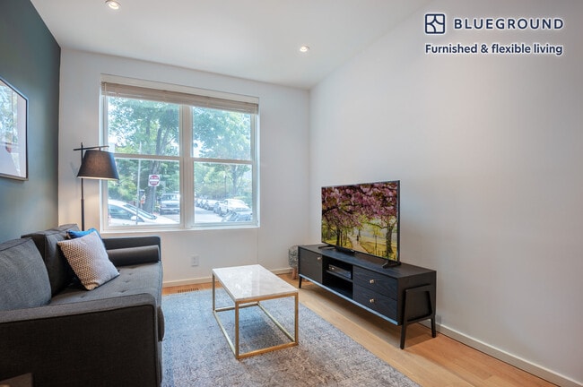 Building Photo - 1650 Avon Pl NW