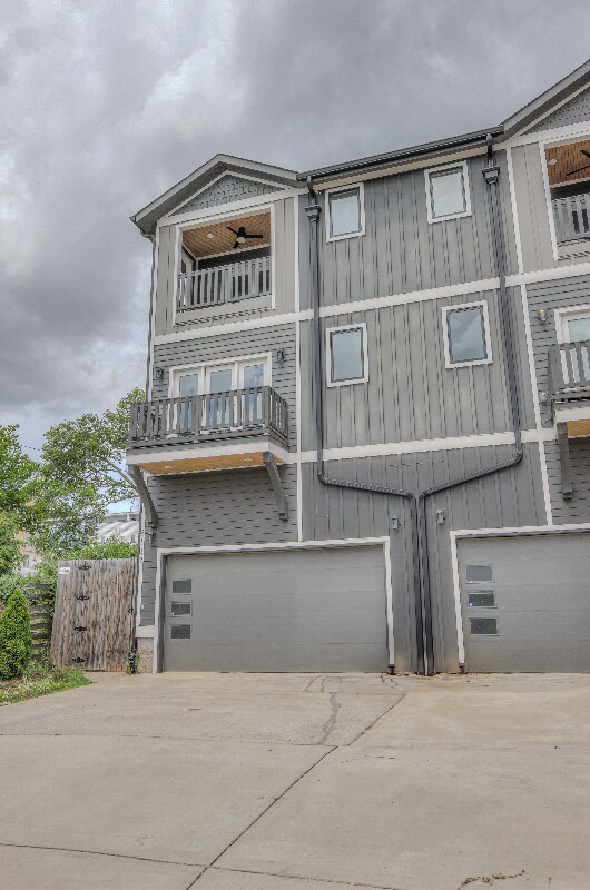 Building Photo - 2137 Buena Vista Hts
