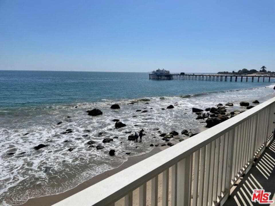 Foto principal - 22860 Pacific Coast Hwy
