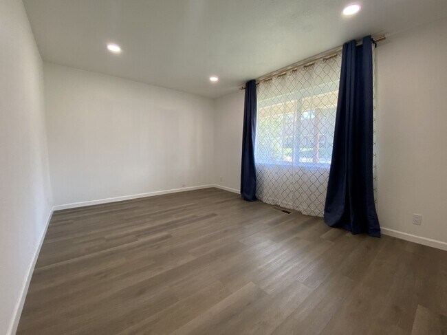 Building Photo - 7615 E 58th Pl
