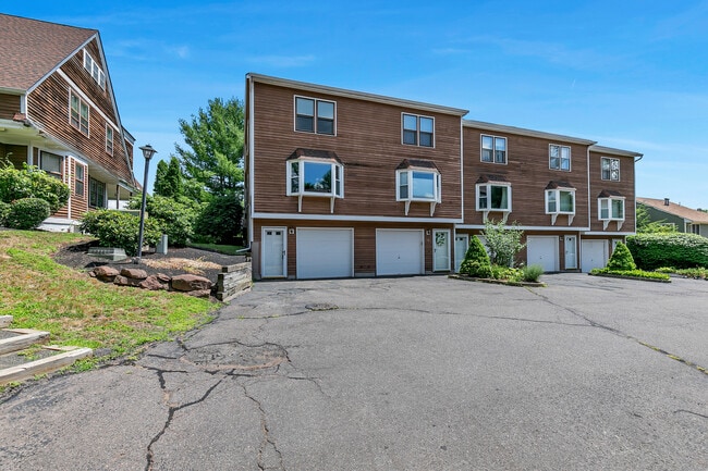 Building Photo - 690 N Colony Rd