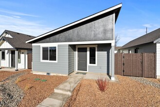 Building Photo - 4083 SW Obsidian Pl