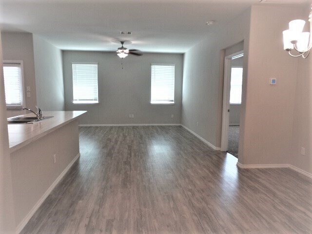 Foto del edificio - 9915 Ranger Falls Ln