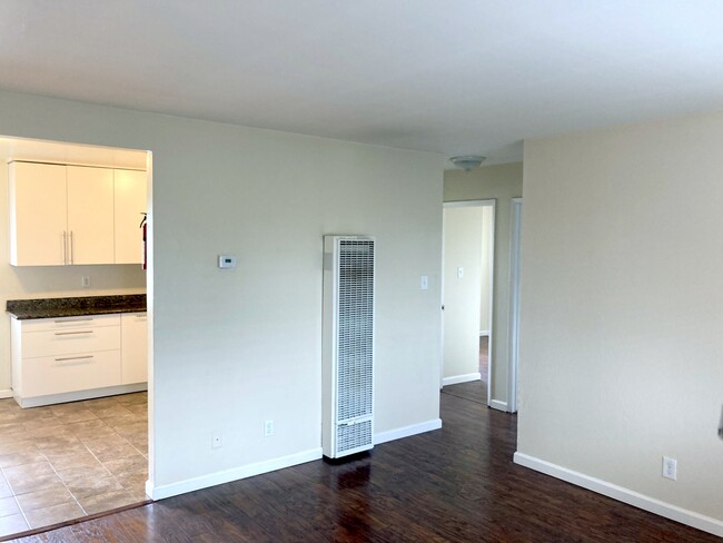 Large Open Layout - 2056 Glen Way