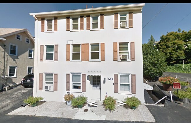 Building Photo - 1062 Howellville Rd