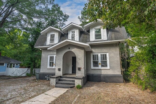 Building Photo - 1522 Columbia College Dr