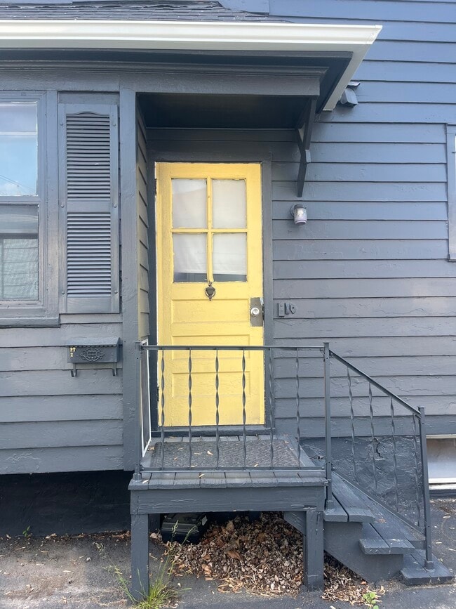 Private entrance to 2nd floor walkup - 28 Glenwood Blvd
